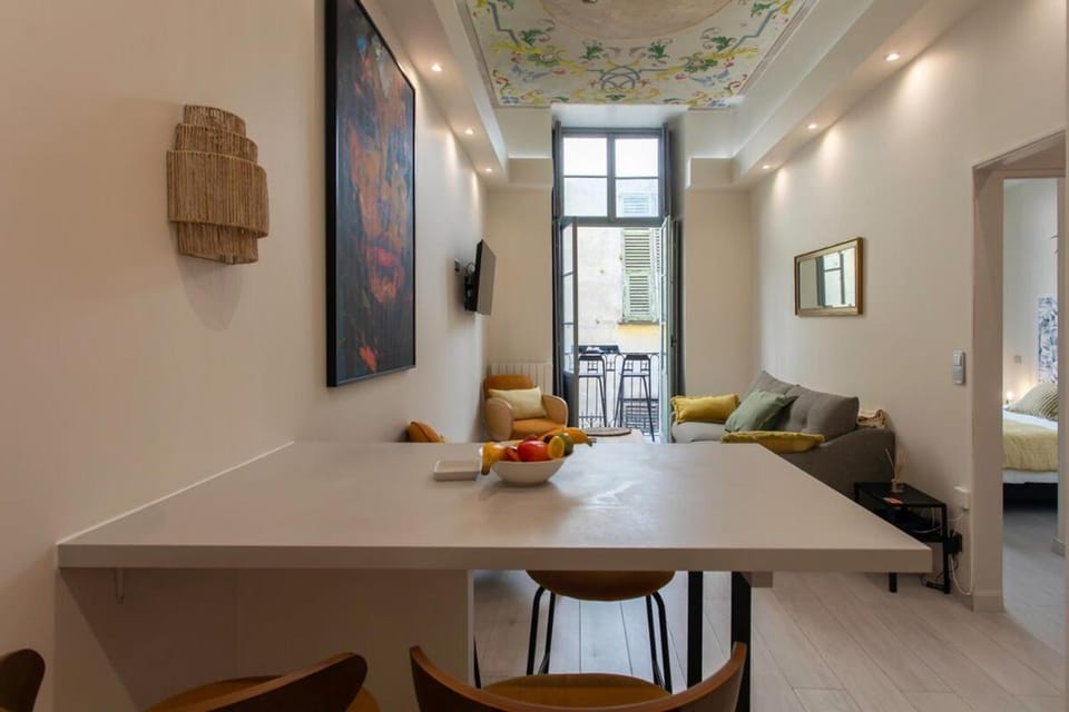 #3 Staywizus - Mascoinat 1BDR Old Town, near beach Fan & WIFI Apartment in Nice