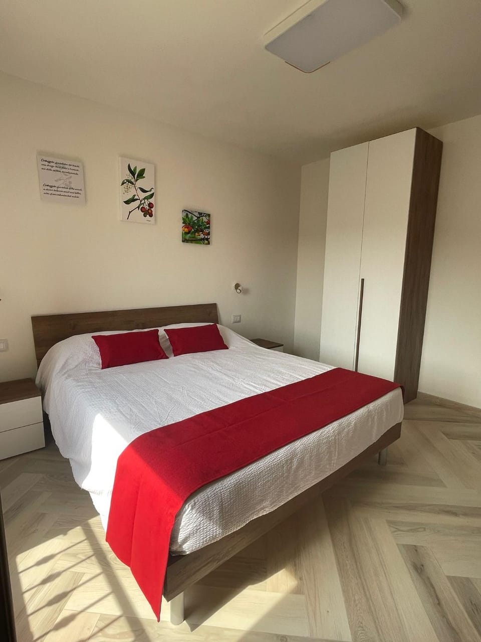 Bed, Photo of the whole room, Bedroom, wardrobe