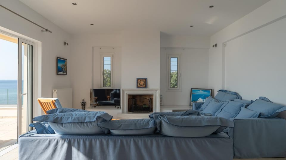 Koroni Seaside Private Beach Residence A Apartment in Messenia