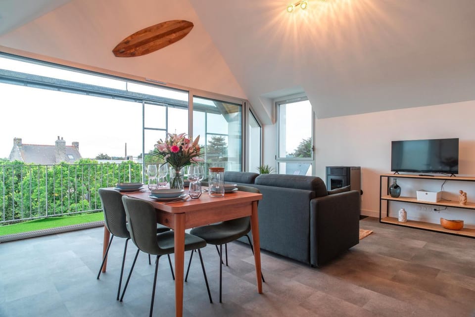 TV and multimedia, Living room, Dining area