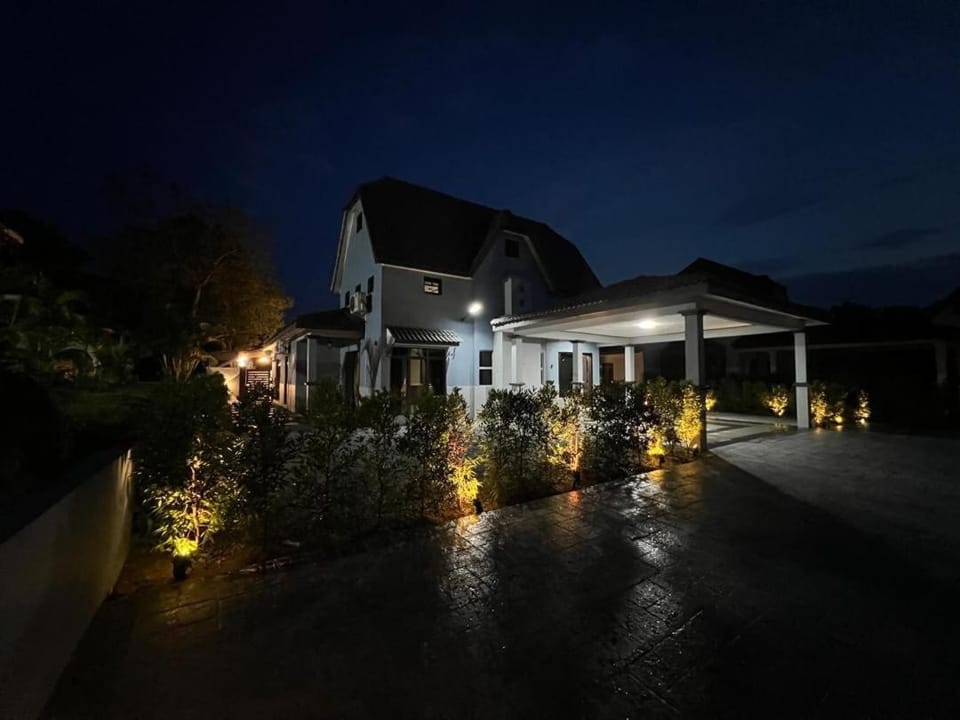 Eiffel Villa Homestay Melaka Villa in Pahang, Malaysia