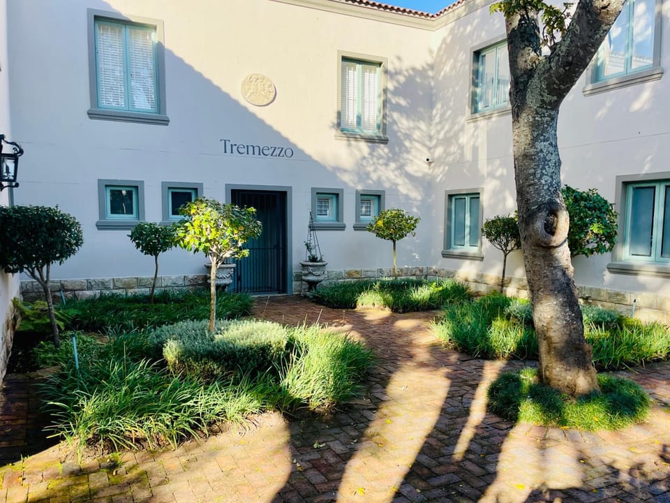 Property building, Day, Garden, Garden view