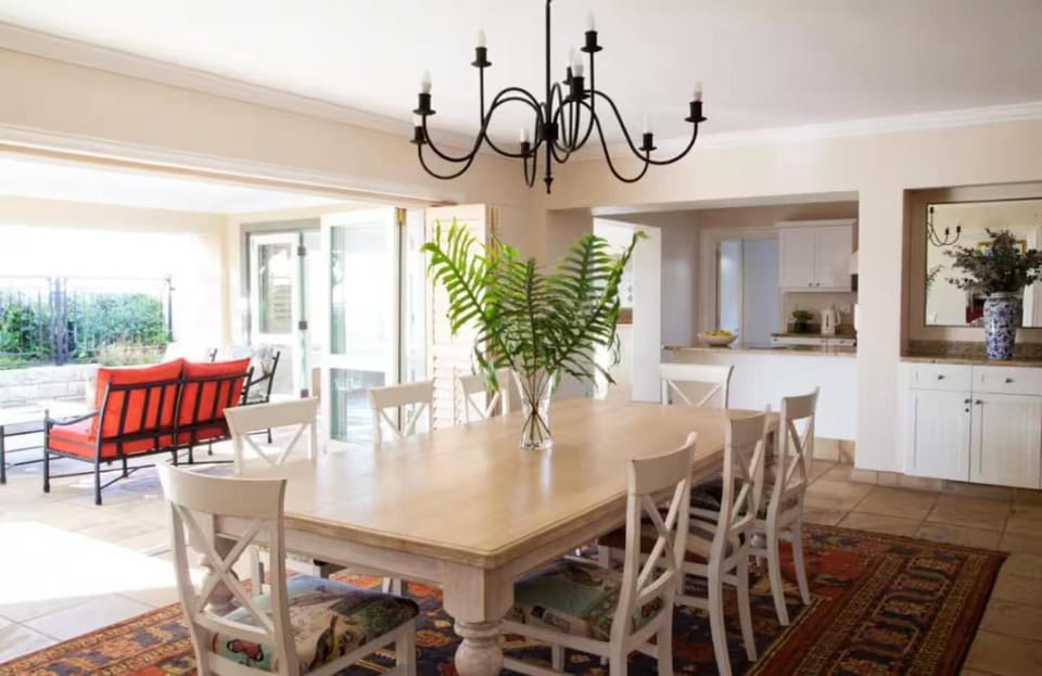 Patio, Kitchen or kitchenette, Dining area