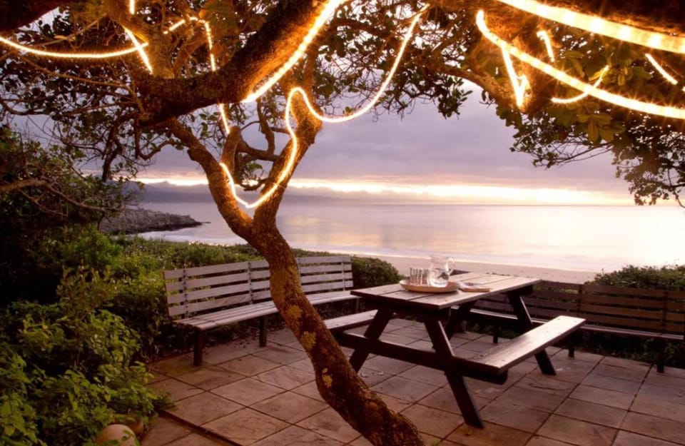View (from property/room), Balcony/Terrace, Seating area, Mountain view, Sea view, Sunrise