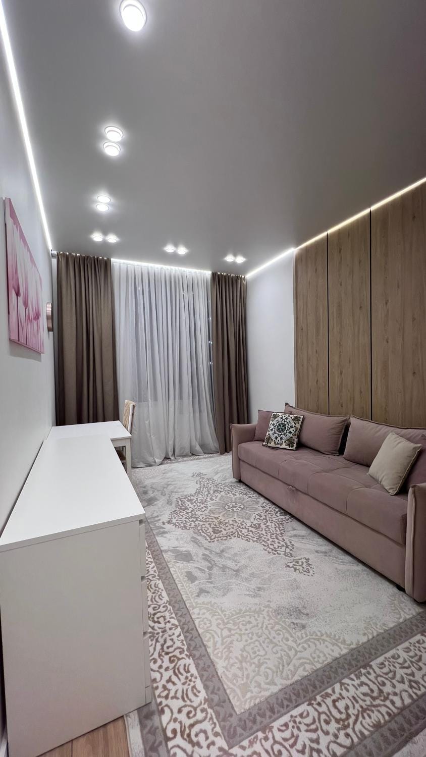 Стильная просторная квартира рядом с Байтереком Apartment in Kazakhstan