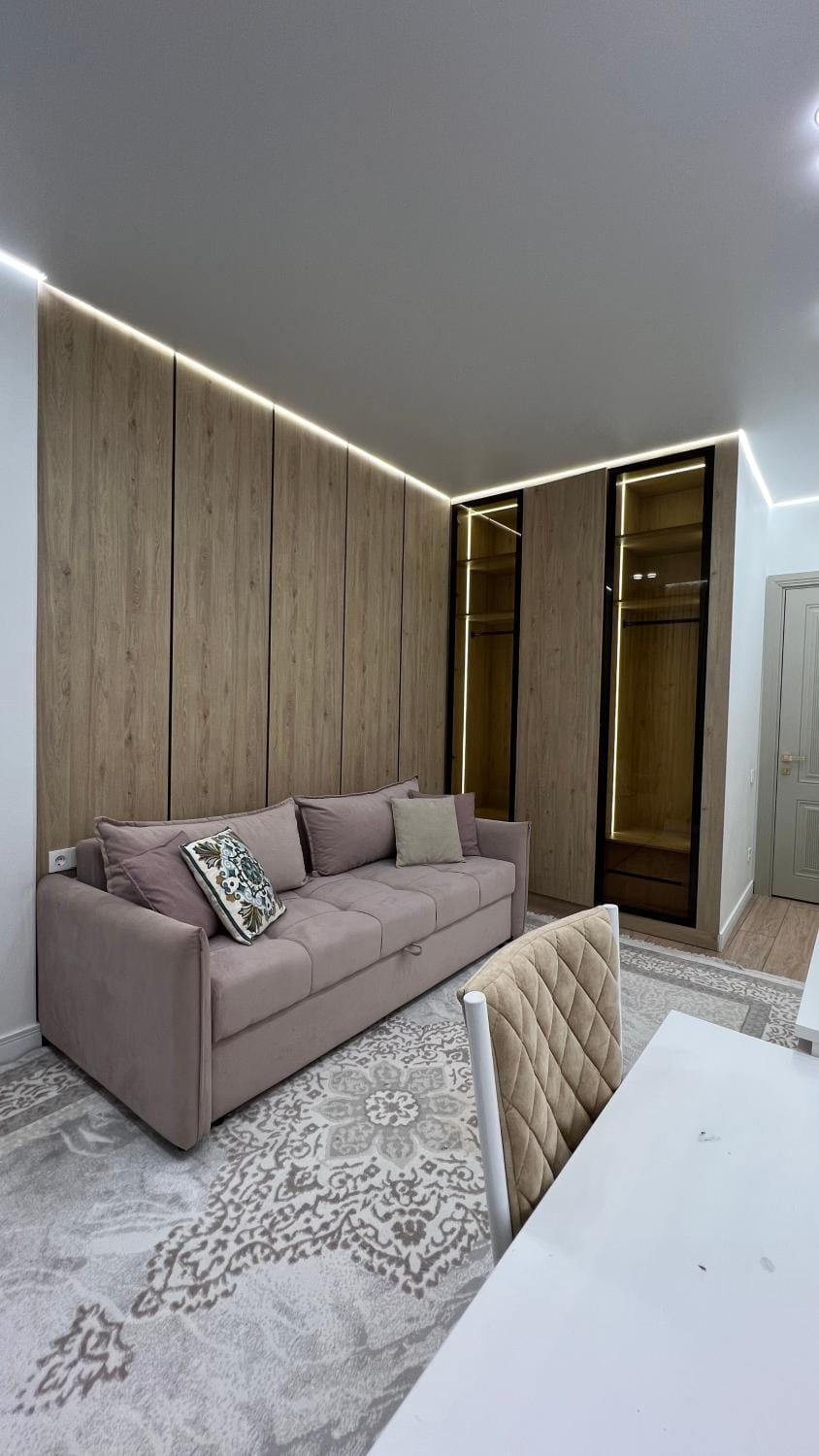 Стильная просторная квартира рядом с Байтереком Apartment in Kazakhstan