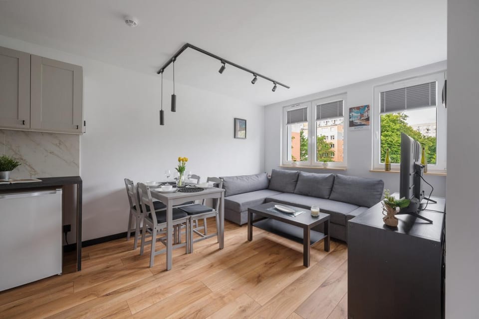 Kitchen or kitchenette, Living room, Dining area
