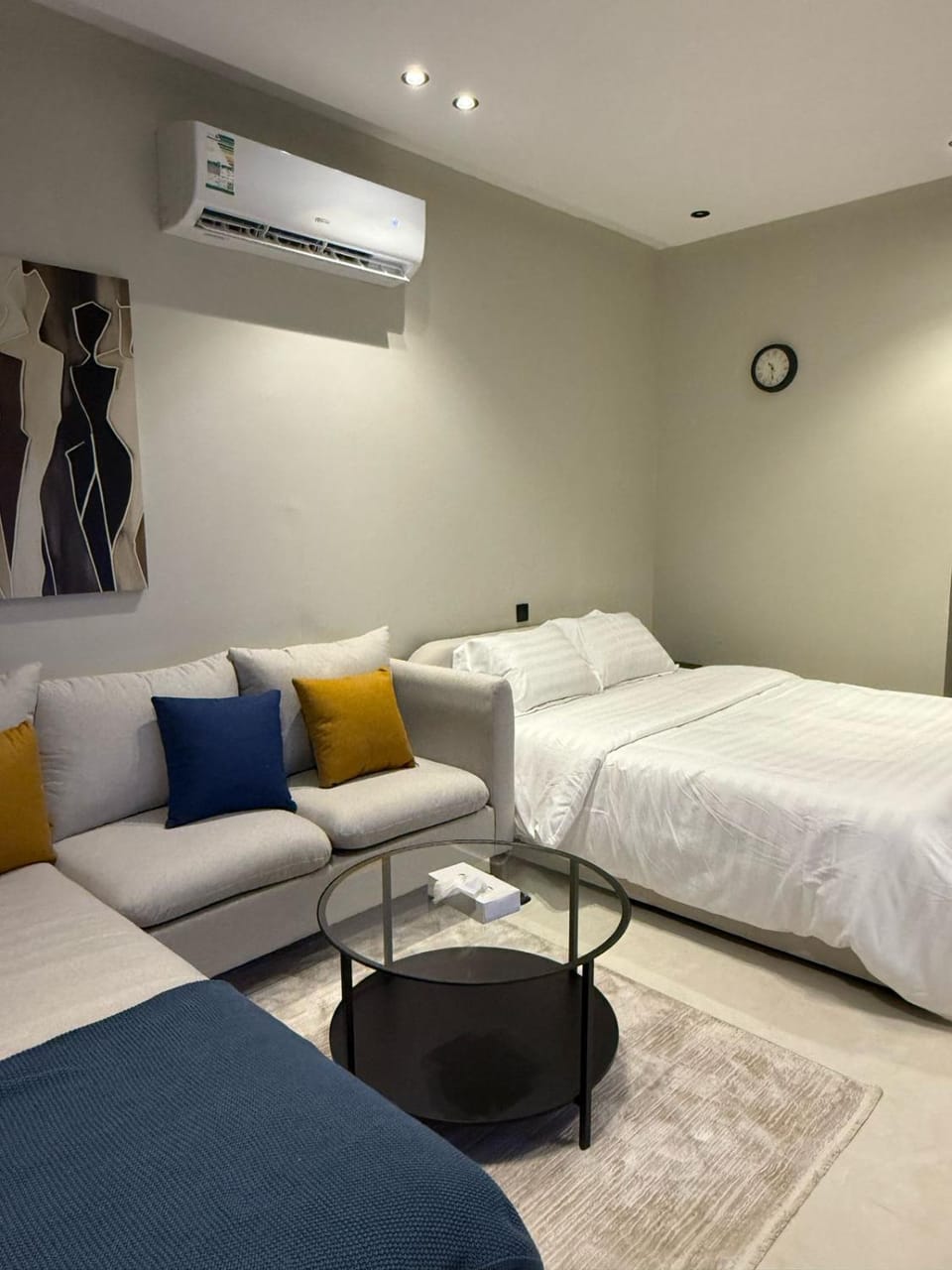 Bed, Living room, Bedroom