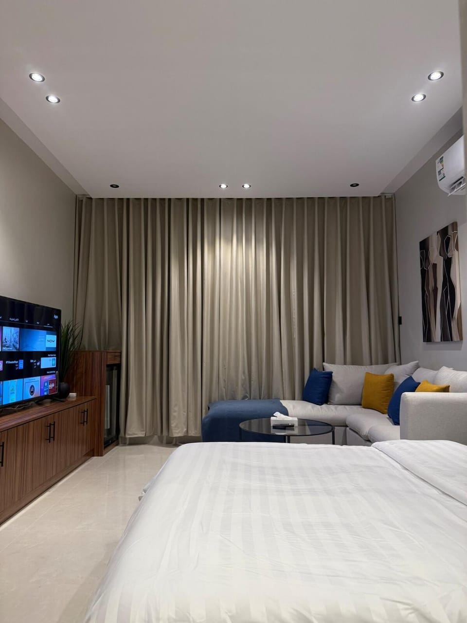 Communal lounge/ TV room
