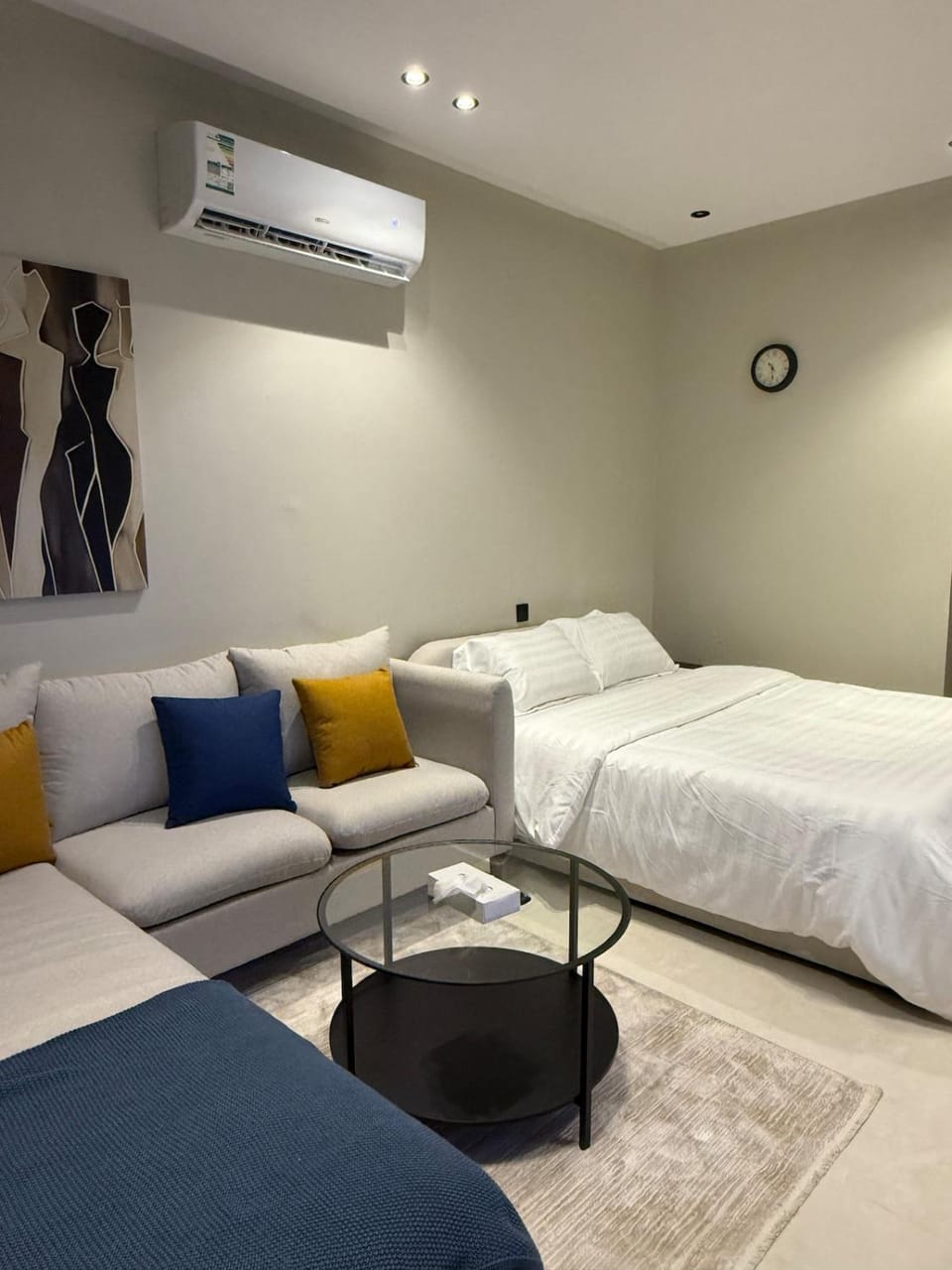 Seating area, Bedroom