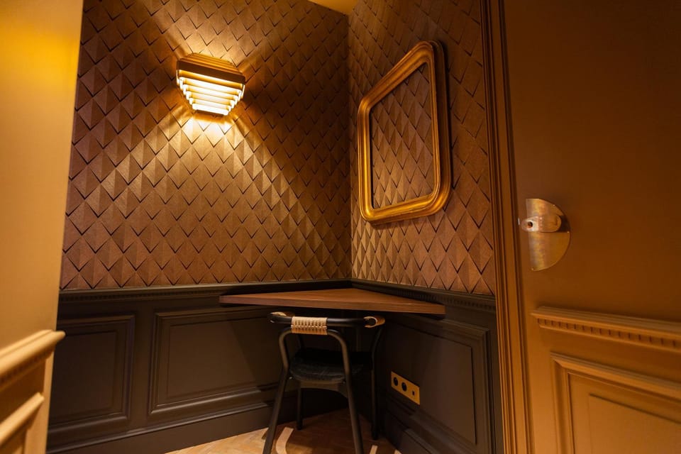 Decorative detail, Seating area