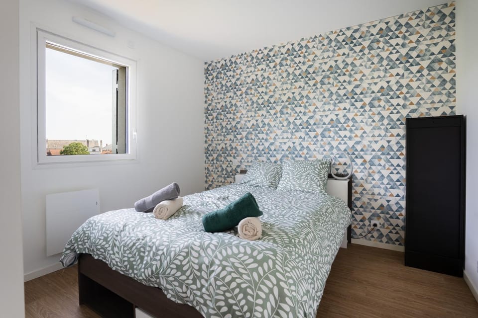 Bed, Photo of the whole room, Bedroom