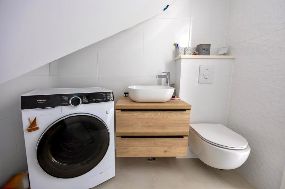 Toilet, Bathroom, washing machine
