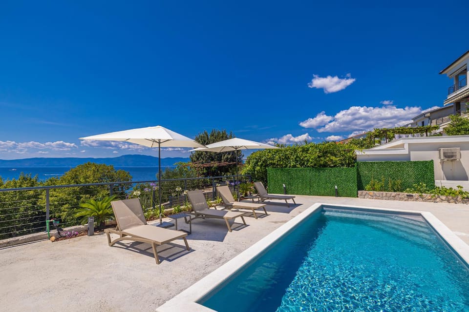 Sea view, Swimming pool