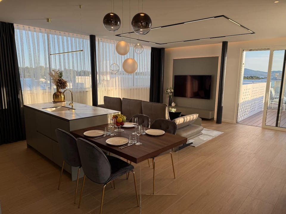 Living room, Seating area, Dining area