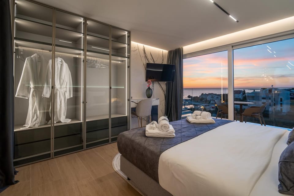 Bed, Photo of the whole room, Bedroom, towels, wardrobe