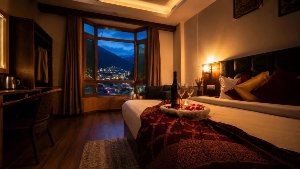 Bed, Mountain view, towels