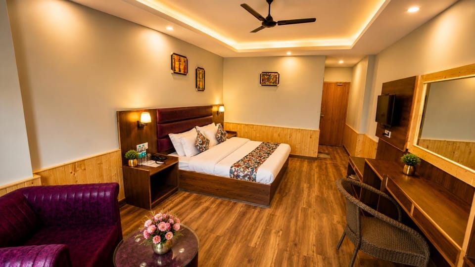Bed, Photo of the whole room, Bedroom