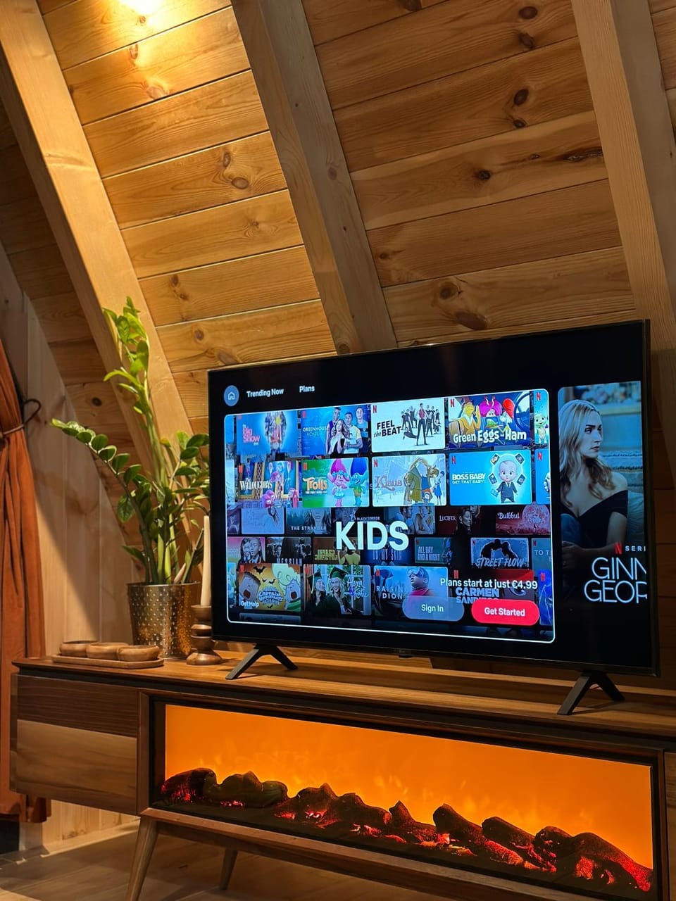 Communal lounge/ TV room, TV and multimedia, Evening entertainment