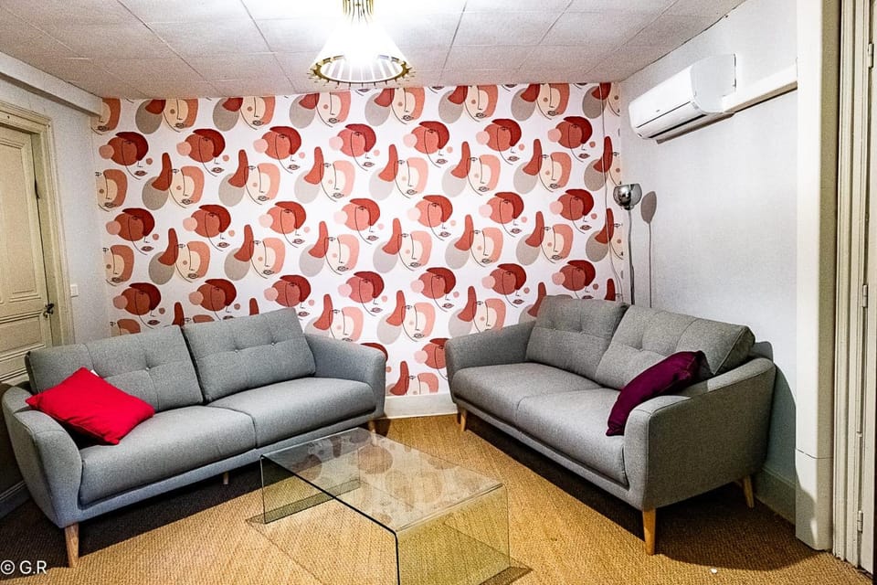 Living room, Seating area, air conditioner
