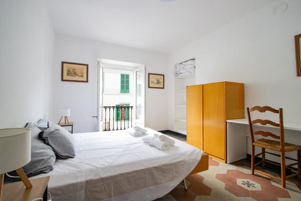 Bed, Photo of the whole room, Bedroom, wardrobe