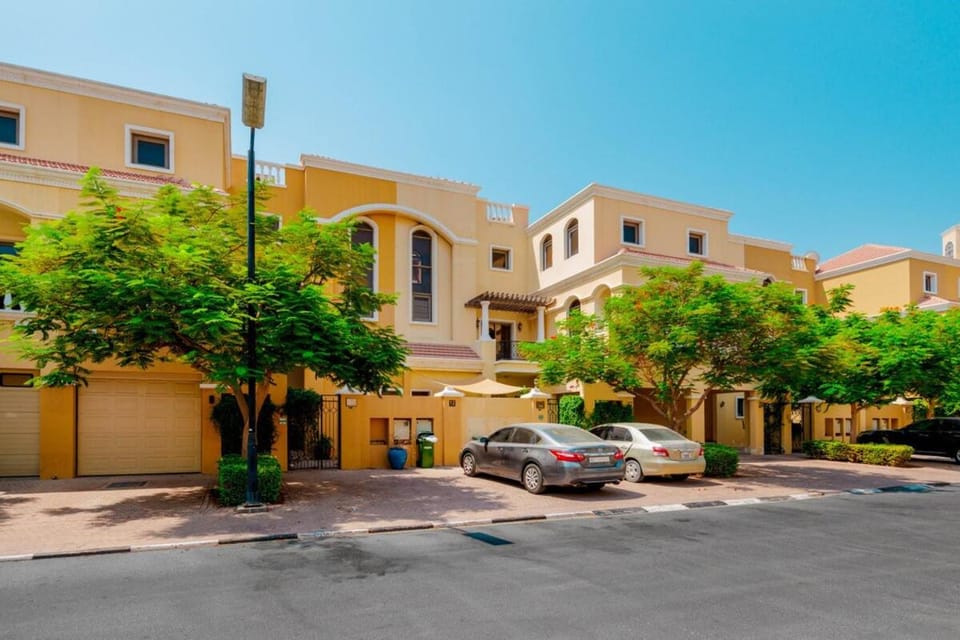 Property building, Street view