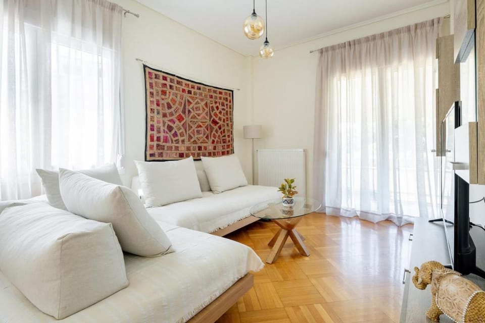 Beach & City - Glyfada 2BR Apartment in South Athens
