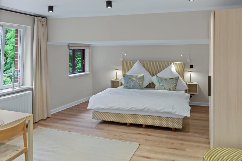 Bed, Photo of the whole room