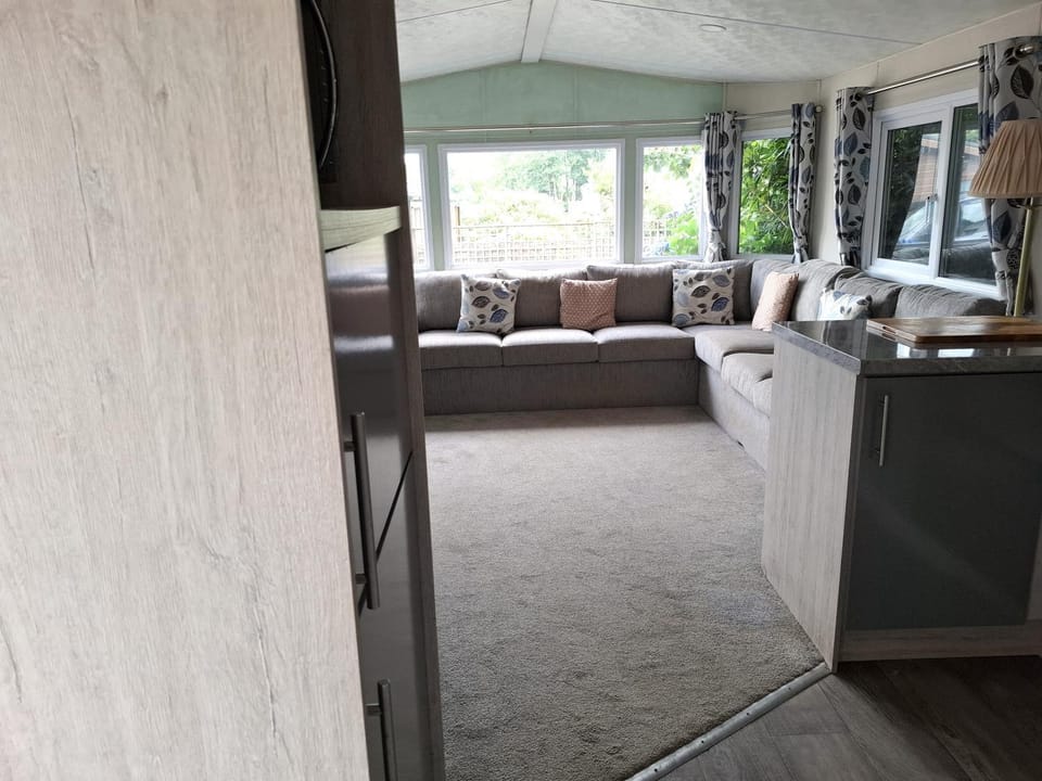 Kitchen or kitchenette, Living room, Seating area