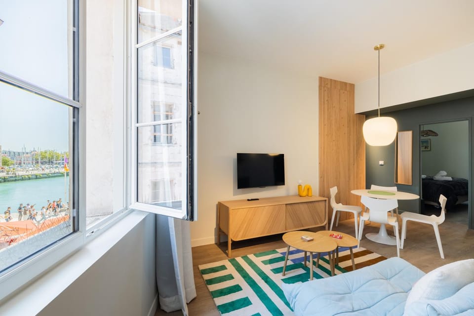 View (from property/room), Living room, City view