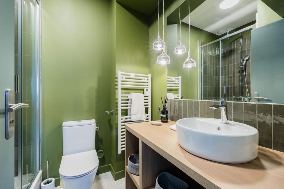 Shower, Toilet, Bathroom