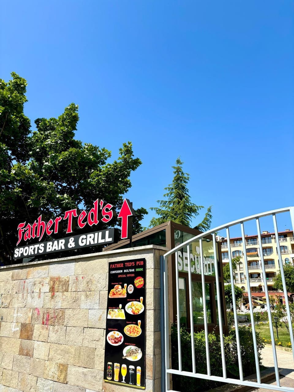Restaurant/places to eat, Street view