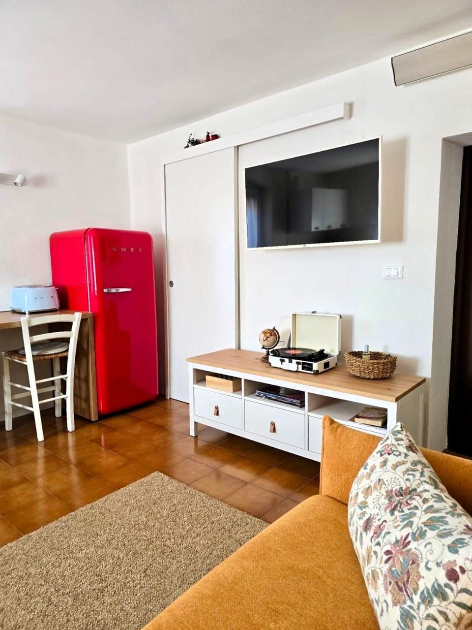 TV and multimedia, Living room, Seating area
