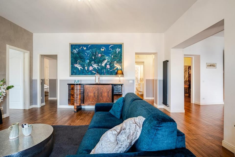 The Colosseum Mansion Apartment in Rome
