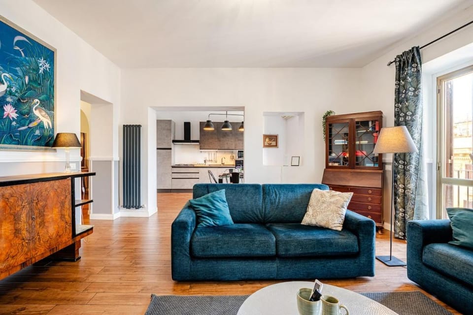 The Colosseum Mansion Apartment in Rome