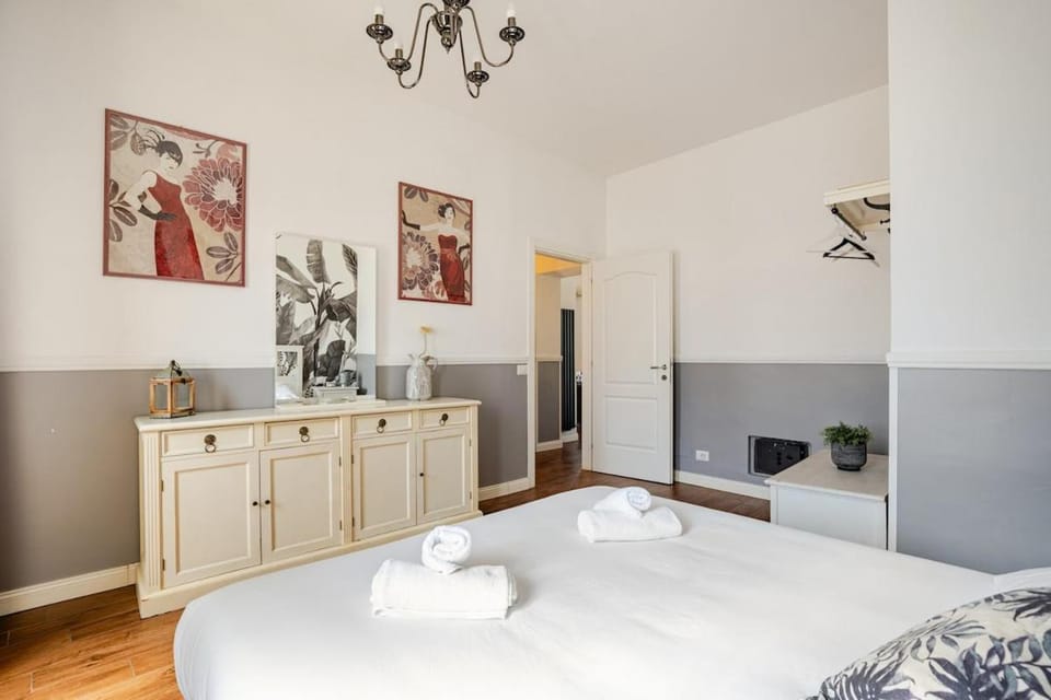 The Colosseum Mansion Apartment in Rome