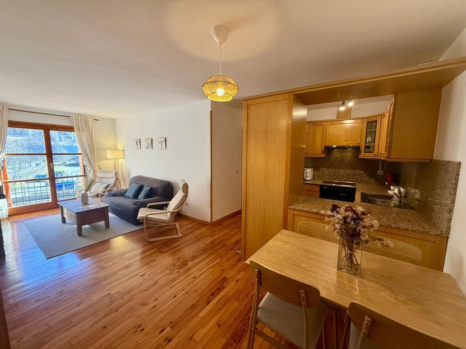 Balcony/Terrace, Kitchen or kitchenette, Living room, Seating area, Dining area