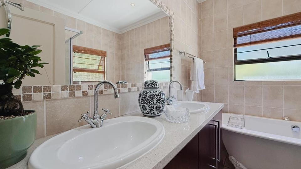 Upper Classic Bed and Breakfast in South Africa