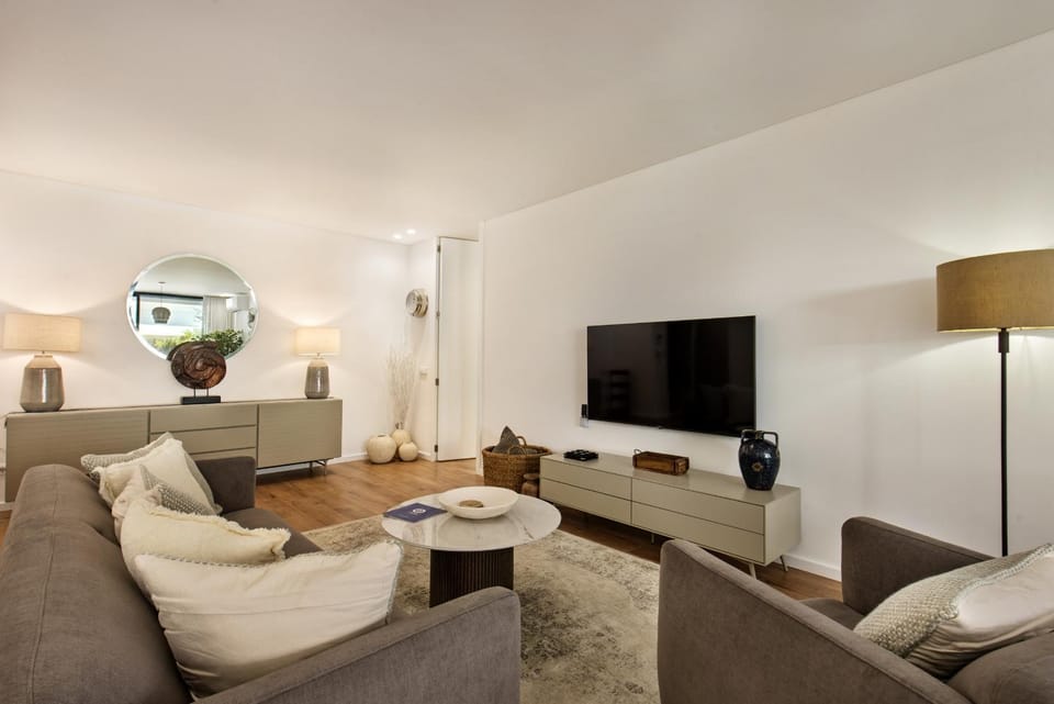 Communal lounge/ TV room, Living room