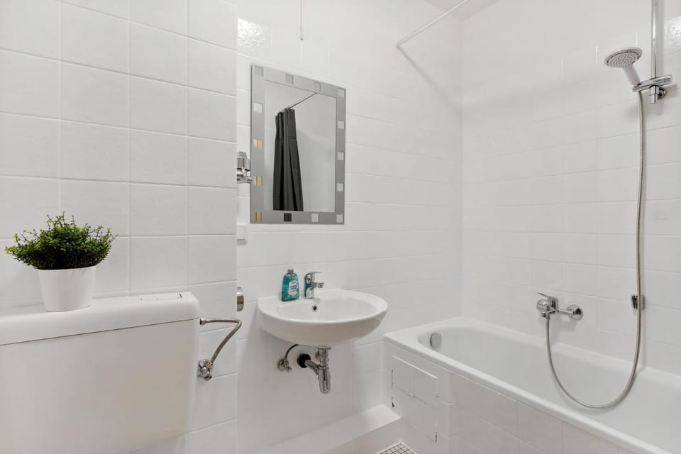Shower, Bathroom, Bath, towels
