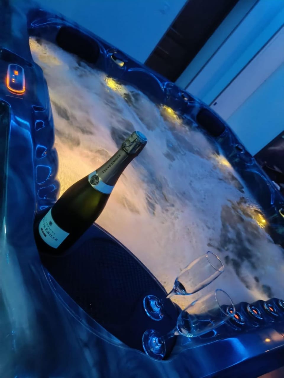 Rom'antique la Jalouzzie SPA Apartment in Dunkirk