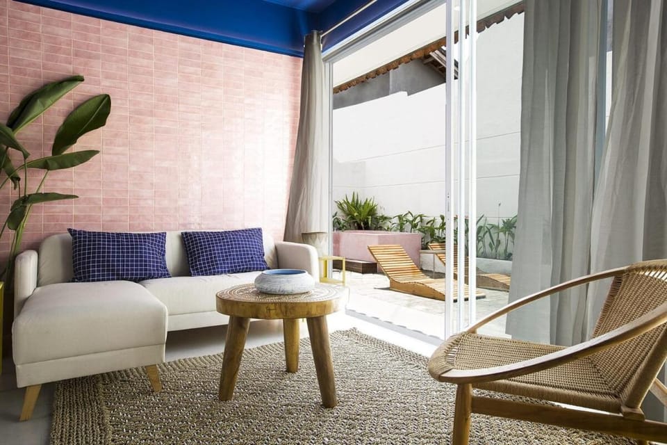 Living room, Seating area