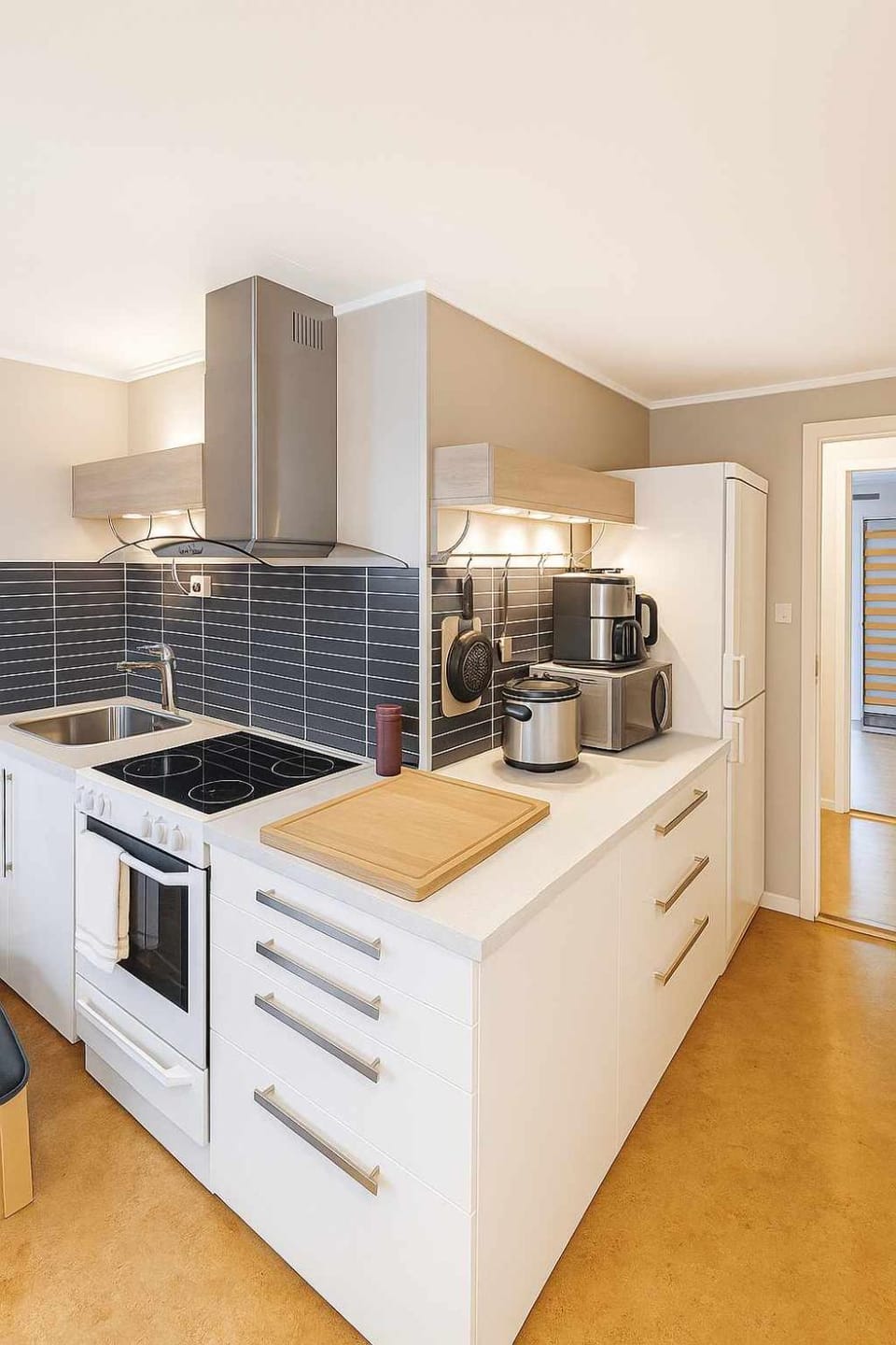 Perfect location! 4-bed apartment, 100m from main street, Free Park Apartment in Norway