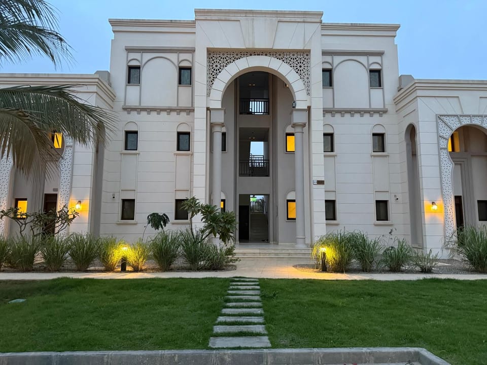 Property building, Facade/entrance