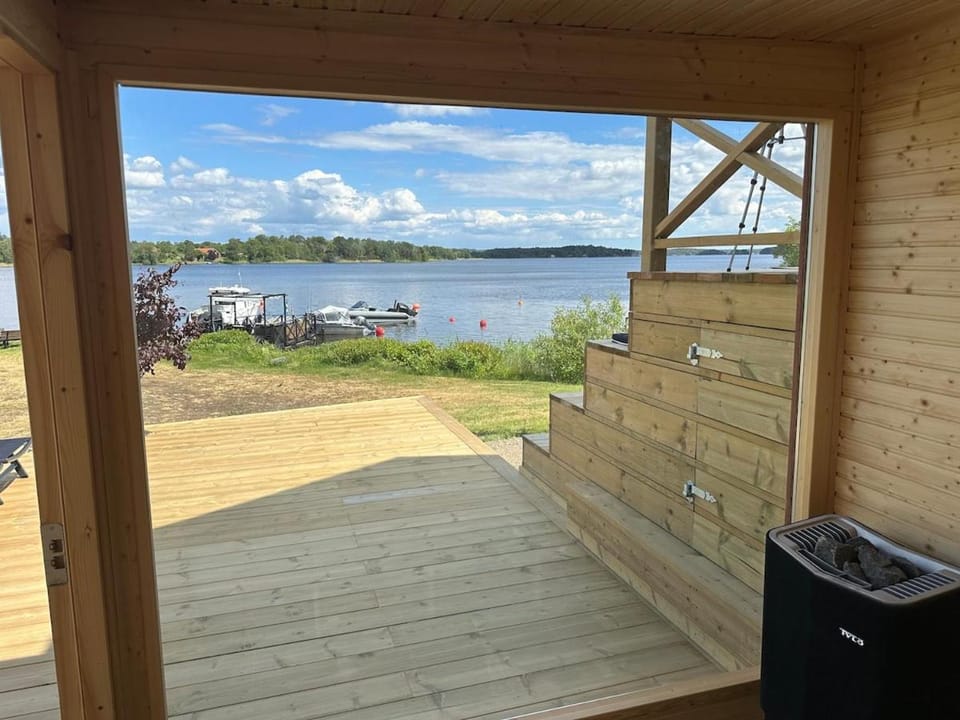 Cabin 20 m from the water on Ekerö Cabin in Stockholm County