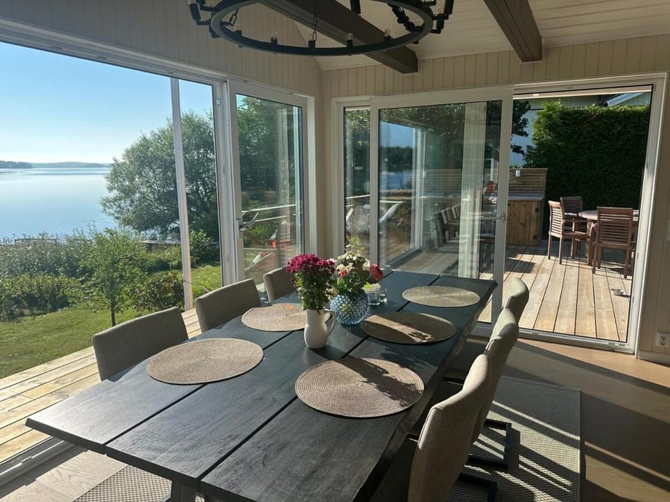Cabin 20 m from the water on Ekerö Cabin in Stockholm County