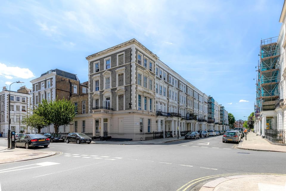 Property building, Neighbourhood, Street view, Parking
