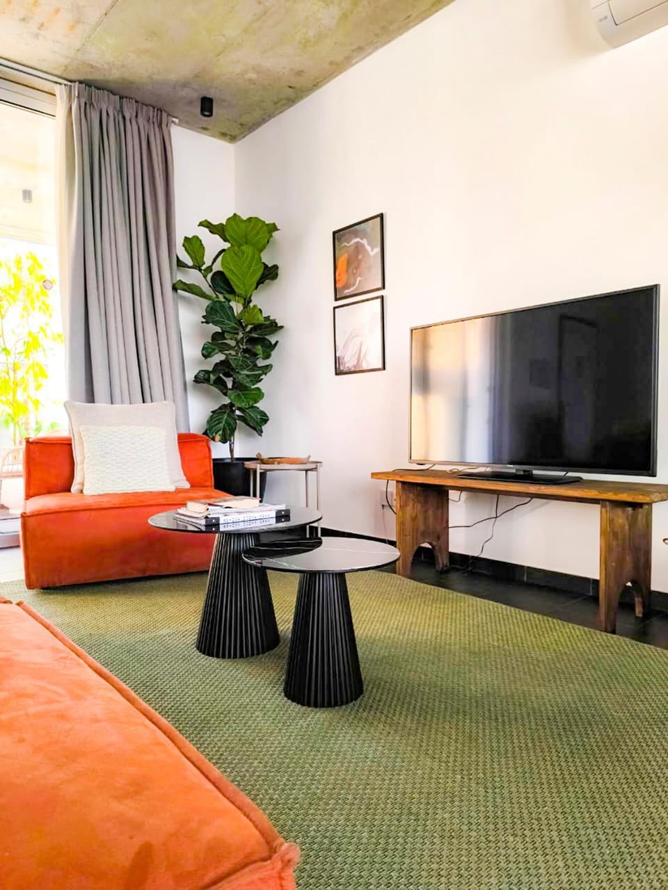 Communal lounge/ TV room, Living room, Evening entertainment