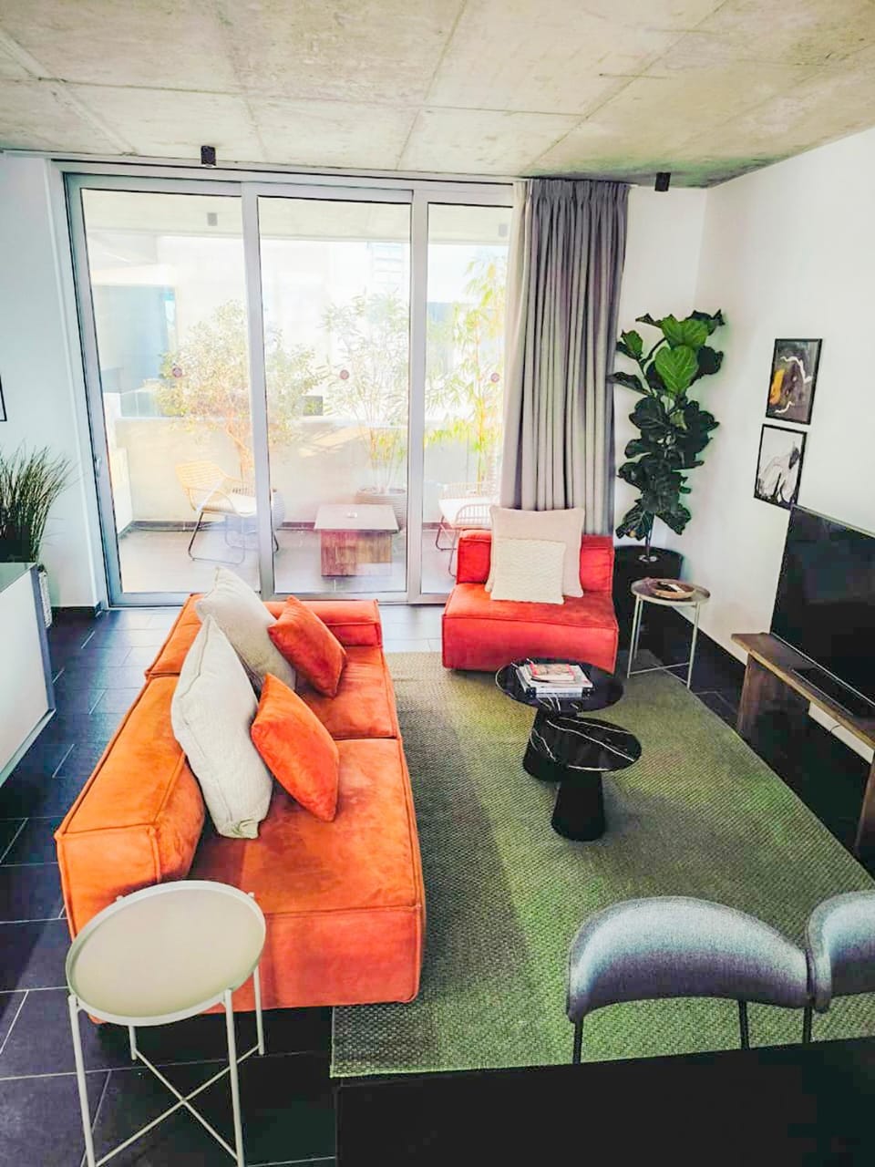 Communal lounge/ TV room, Living room, Seating area