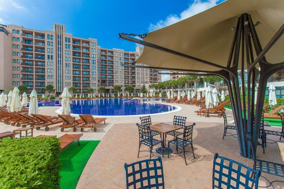 Communal lounge/ TV room, Swimming pool
